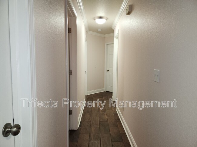 Building Photo - 347 Buckeye Ave