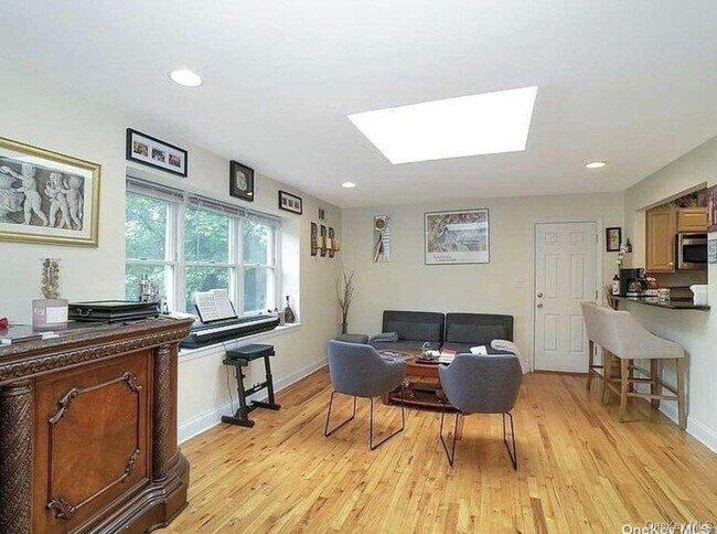 Building Photo - 1012 Old Northern Blvd