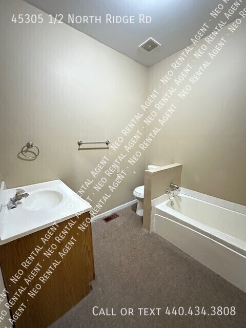 Building Photo - 45305 N Ridge Rd