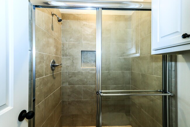 Building Photo - 2518 111th St