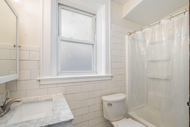 Building Photo - 710 Highland Ave
