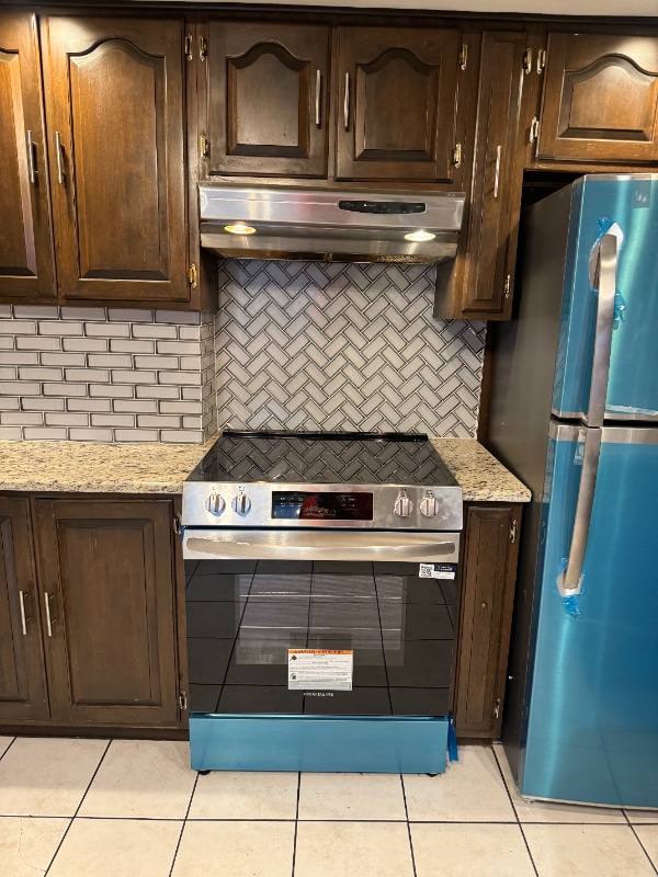 Building Photo - 21 S Loveland Ave