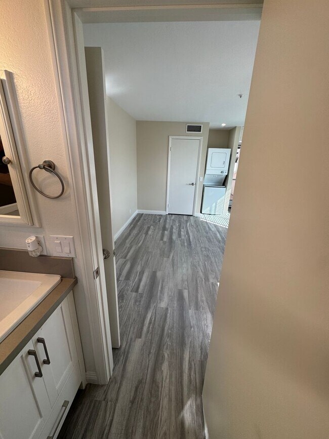 Building Photo - 106 Dije Ct