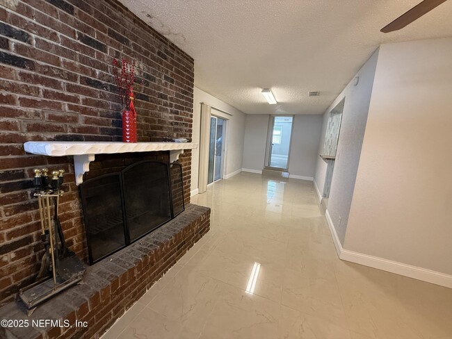 Building Photo - 4037 Bunnell Dr