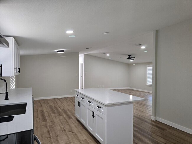 Building Photo - 1304 Eagles Way
