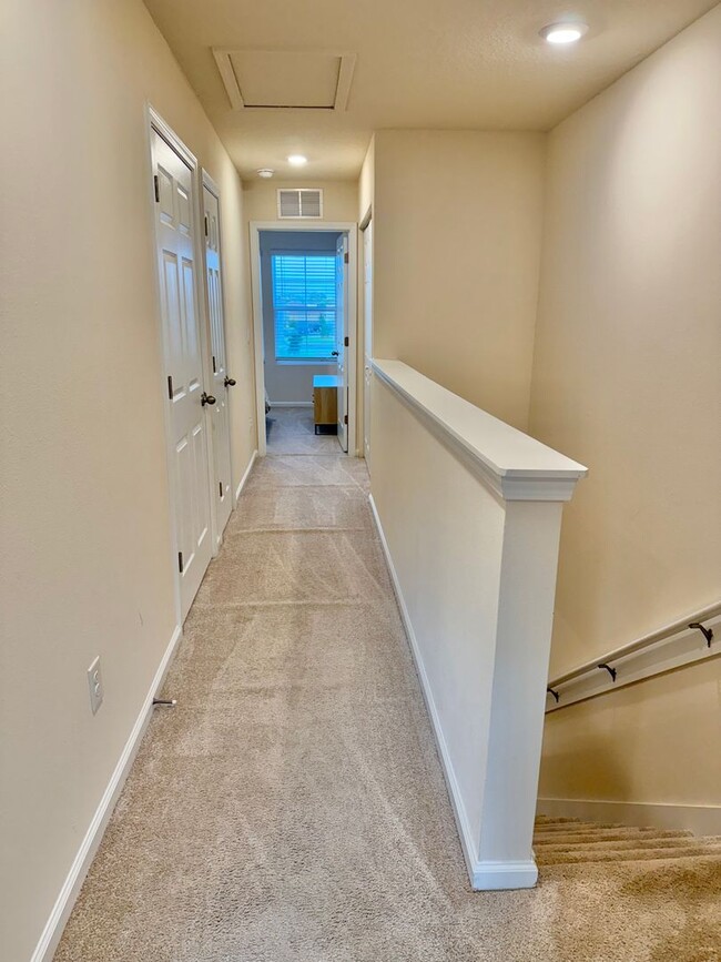 Building Photo - 2BR/3BA Townhome Sweet Townhome - Pet Frie...