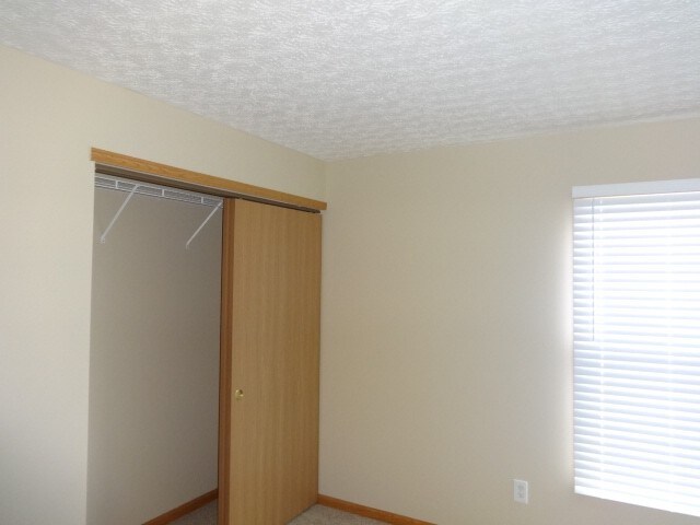 Building Photo - 256 Westedge Ct