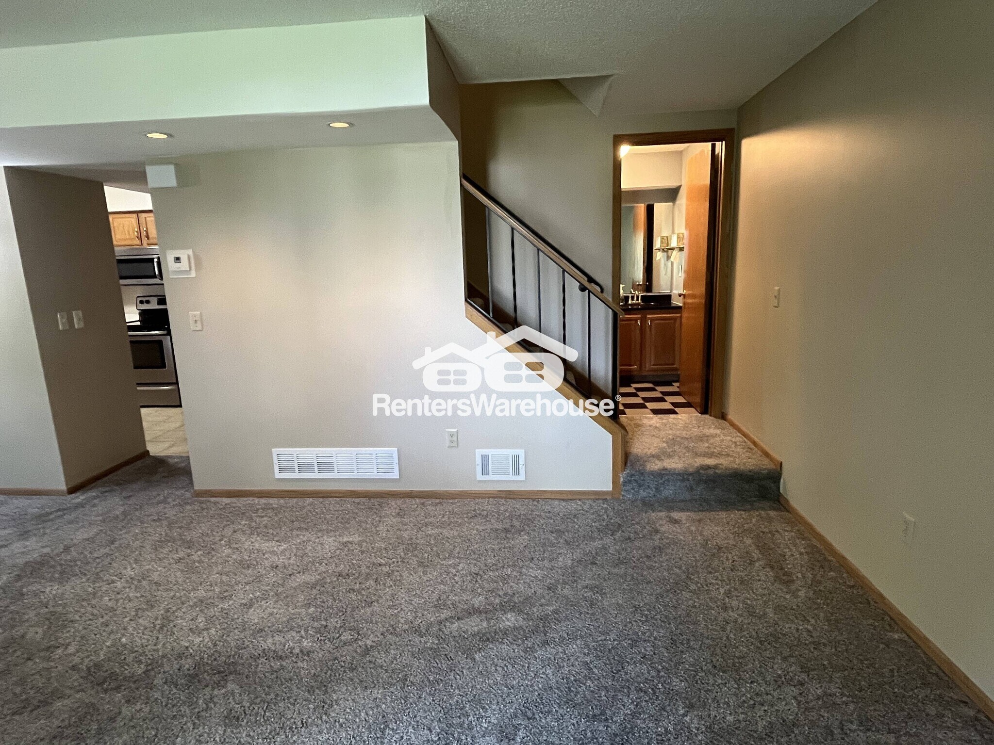Building Photo - 15870 Griffon Path