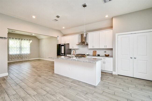 Building Photo - 1507 5th St