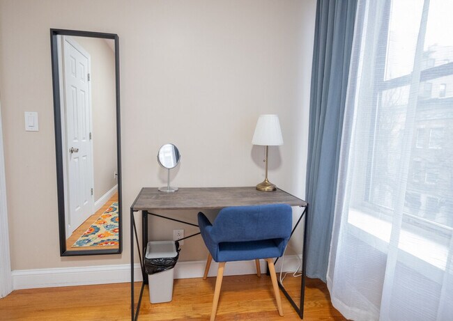 Building Photo - 230 W 113th St