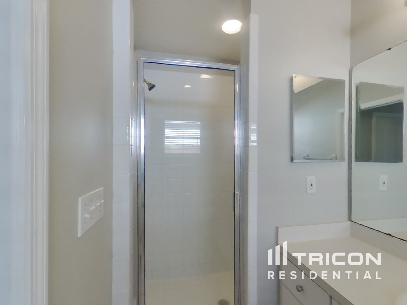 Building Photo - 24409 Breezy Oak Ct