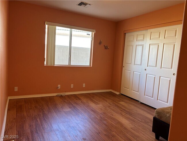 Building Photo - 1164 Golf Club Dr