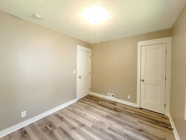 Building Photo - 3052 Burlingame Ave SW