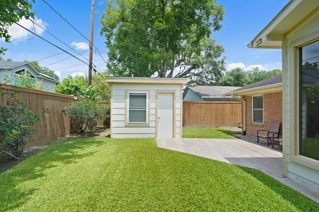 Building Photo - 4526 Benning Dr