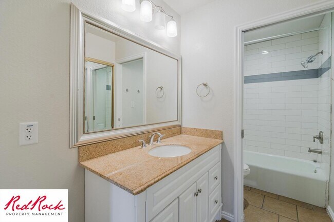 Building Photo - Newly Remodeled 3 Bedroom Townhome. Small ...