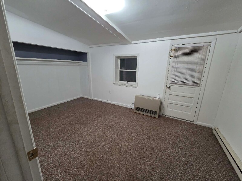 Building Photo - 304 US-2