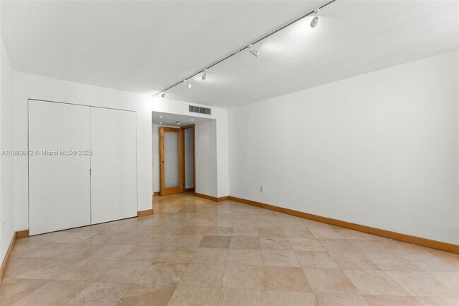 Building Photo - 11 Island Ave