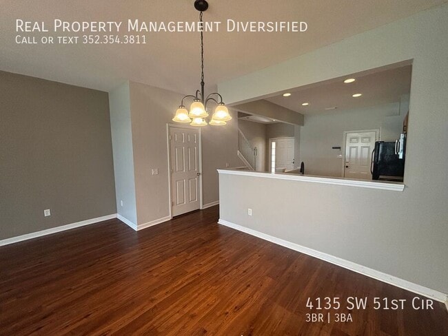 Building Photo - 4135 SW 51st Cir