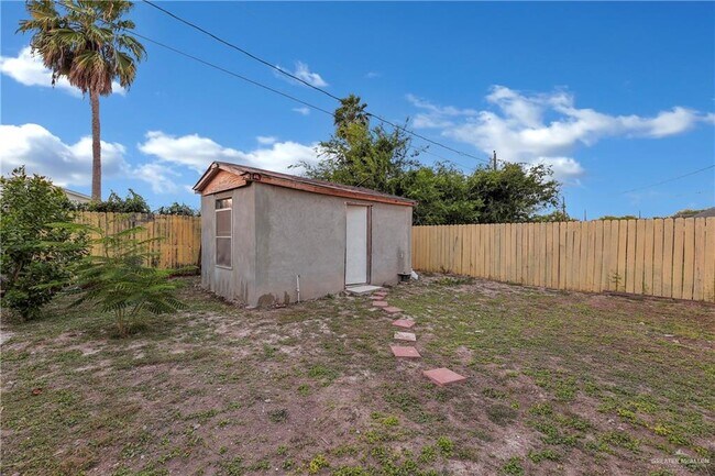 Building Photo - 1814 Mimosa St
