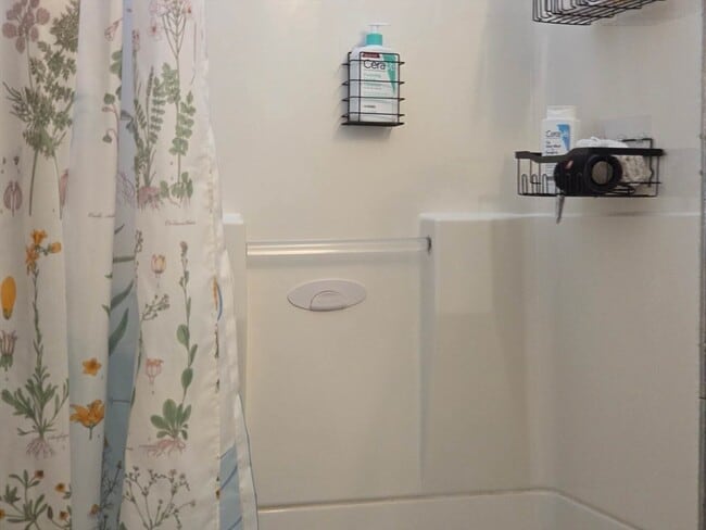 Building Photo - 70 Beaconwood Rd