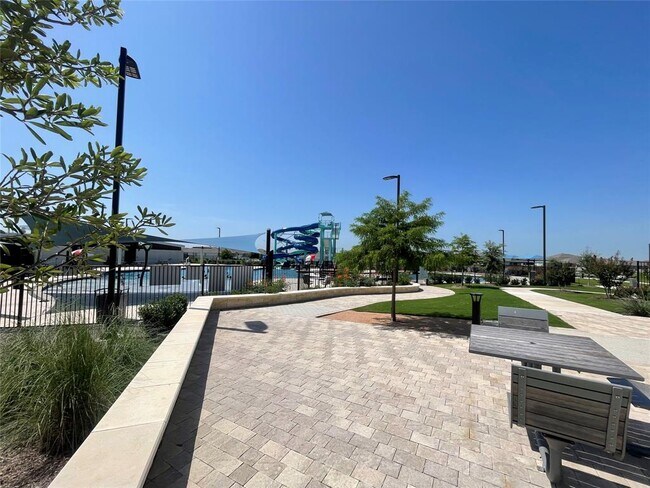 Building Photo - 202 Pastar Fls