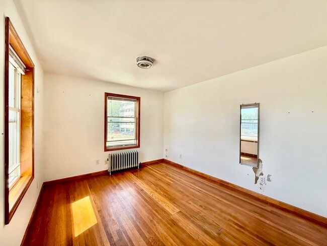 Building Photo - 18 Bigelow St