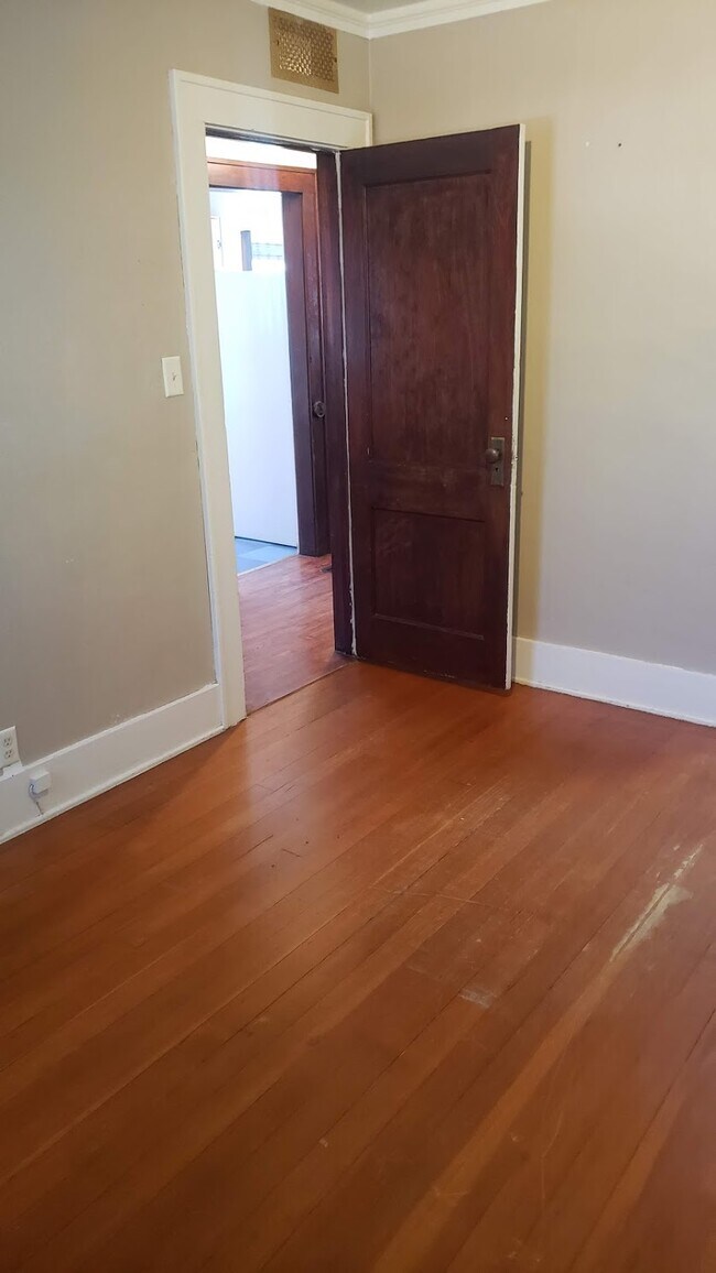 Building Photo - 803 E Flint St