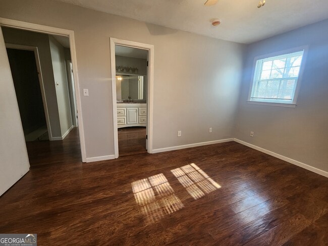 Building Photo - 120 Sol Bridges Rd