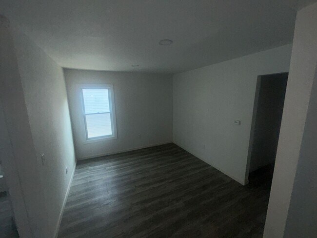 Building Photo - 2192 E 82nd St