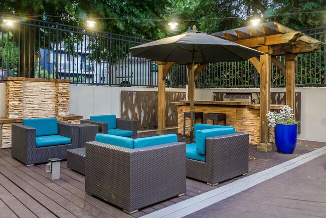 Building Photo - Wharfside Pointe