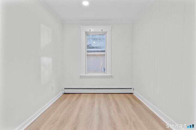 Building Photo - 141 Augur St