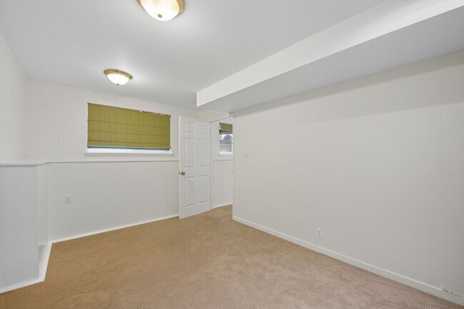 Building Photo - 805 Foerster St