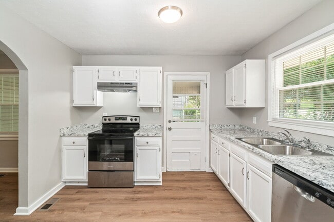 Building Photo - 275 Maryville Pike