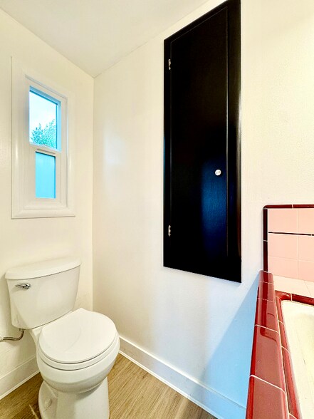 Building Photo - 153 Edgemont Ave