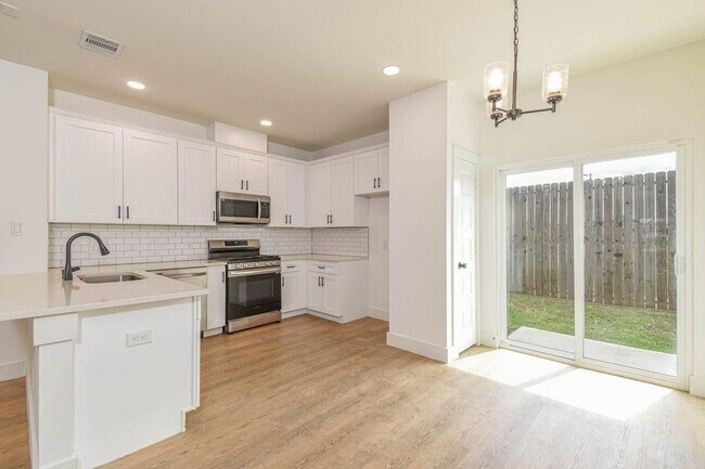 Building Photo - 16571 Oasis Glade Dr