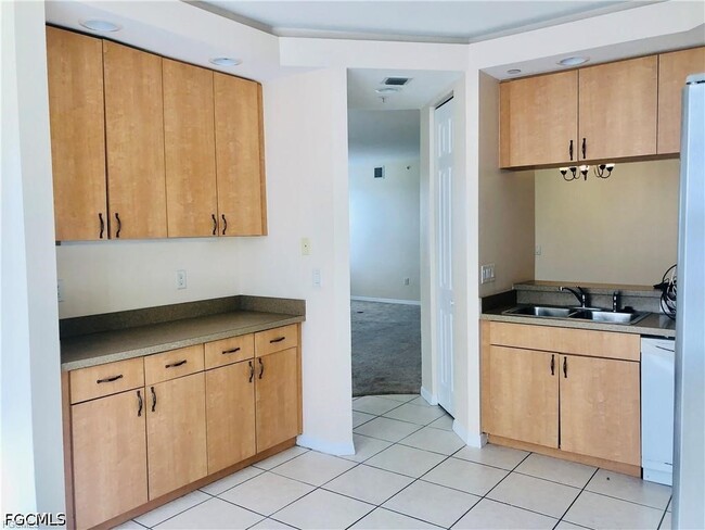 Building Photo - 1101 Van Loon Commons Cir