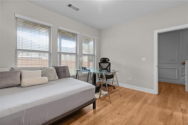 Building Photo - 2744 Blakely Dr NE