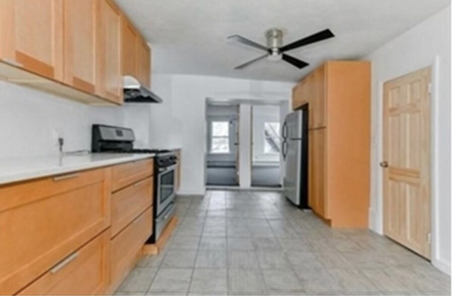 Primary Photo - 288 Sumner St