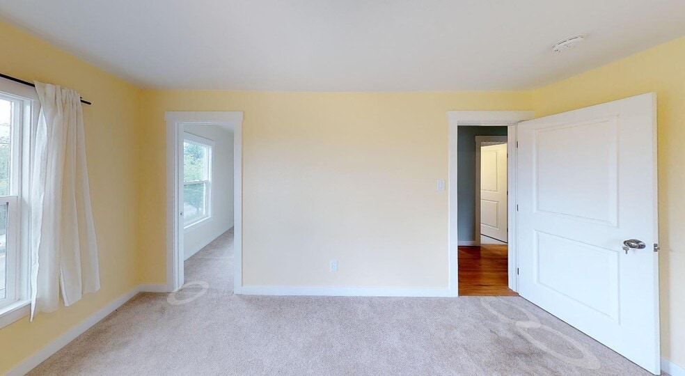 Building Photo - 4320 SE Holgate Blvd