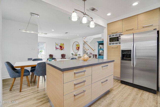 Building Photo - 3783 Stewart Ave