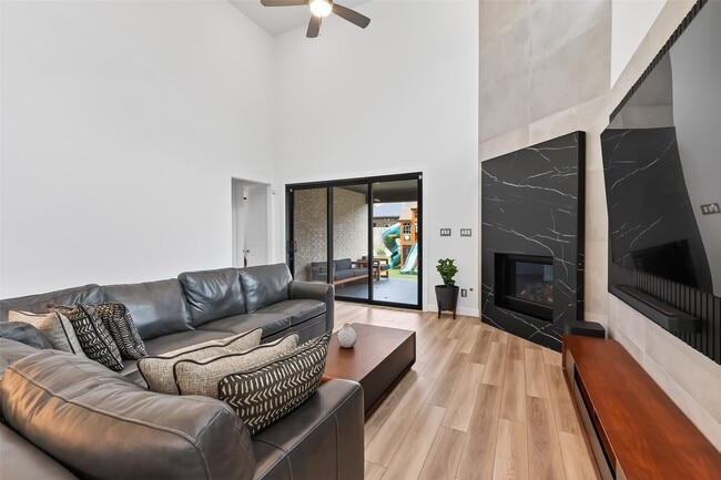 Building Photo - 21642 Laggan Clf Ln