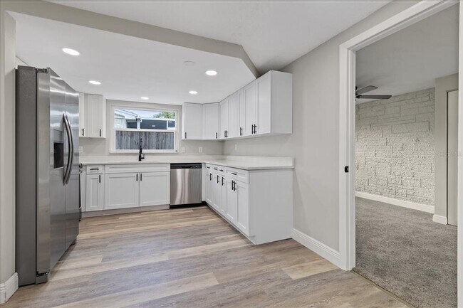 Building Photo - 7105 King Arthur Dr