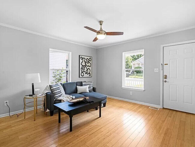 Building Photo - 1032 Moreland Ave