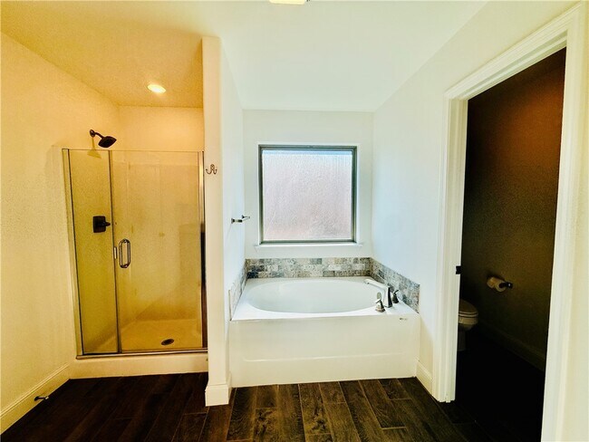 Building Photo - 424 NW 59th Ave