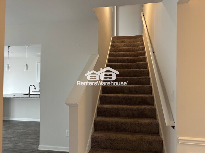 Building Photo - 5475 Cedar Creek Dr
