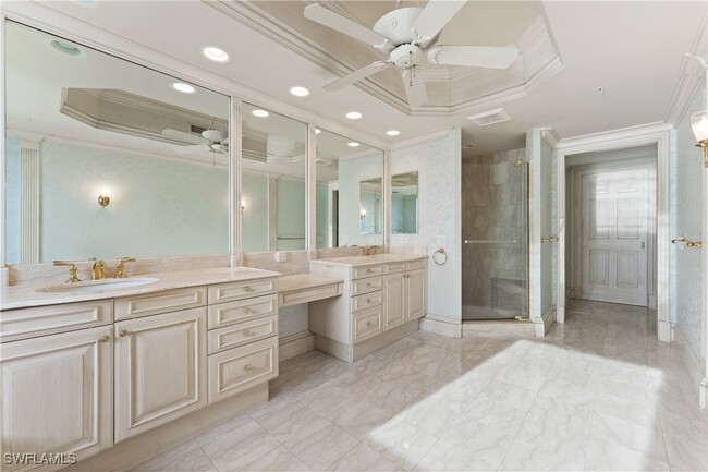 Building Photo - 8473 Bay Colony Dr