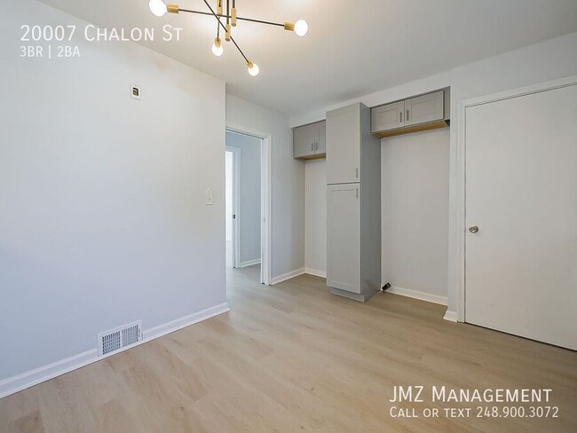 Building Photo - 20007 Chalon St