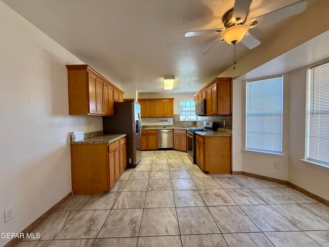 Building Photo - 10924 Walden Pond Ln