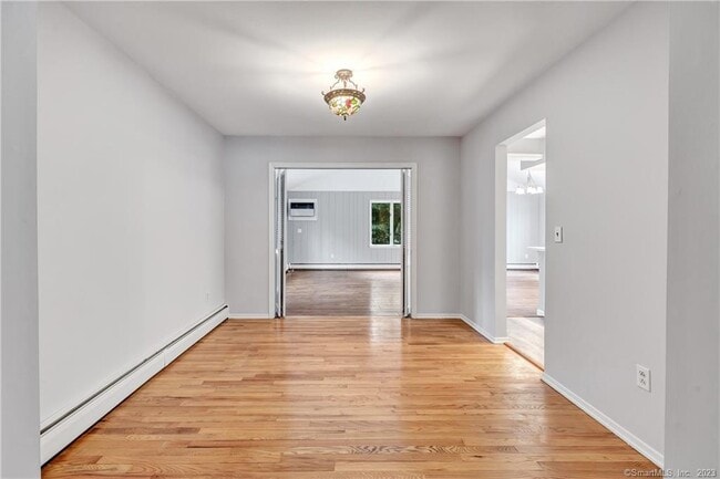 Building Photo - 4 Cranbury Woods Rd