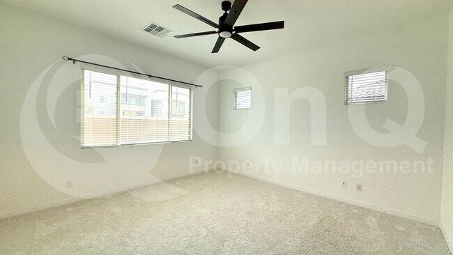 Building Photo - 9509 S 39th Dr
